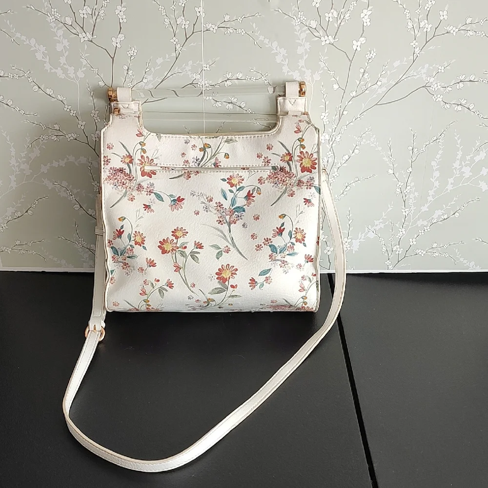 Lauren Conrad Flowered Crossbody - Picture 1 of 8